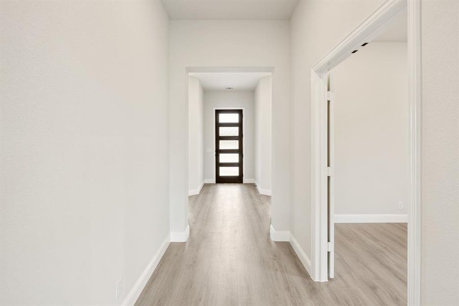 Spacious, unfurnished interior of a new home in Addison Hills, Cedar Hill (Image 31).