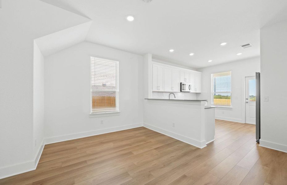 Spacious, unfurnished interior of a new home in Crosswinds, Kyle (Image 13). Spacious, unfurnished interior of a new home in Crosswinds, Kyle (Image 13).