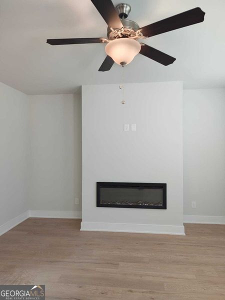 Spacious, unfurnished interior of a new home in The Fairways at Mirror Lake, Villa Rica (Image 14).
