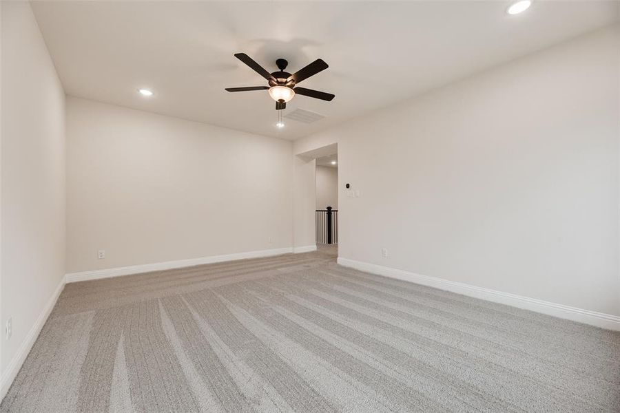 Spacious, unfurnished interior of a new home in Villages of Creekwood, Frisco (Image 28).