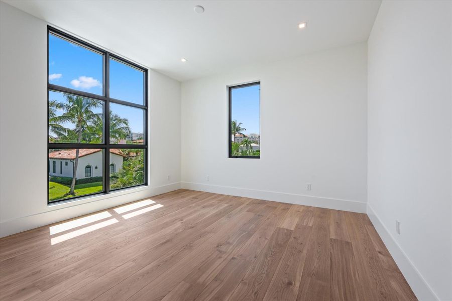 Spacious, unfurnished interior of a new home in , Boca Raton (Image 22).