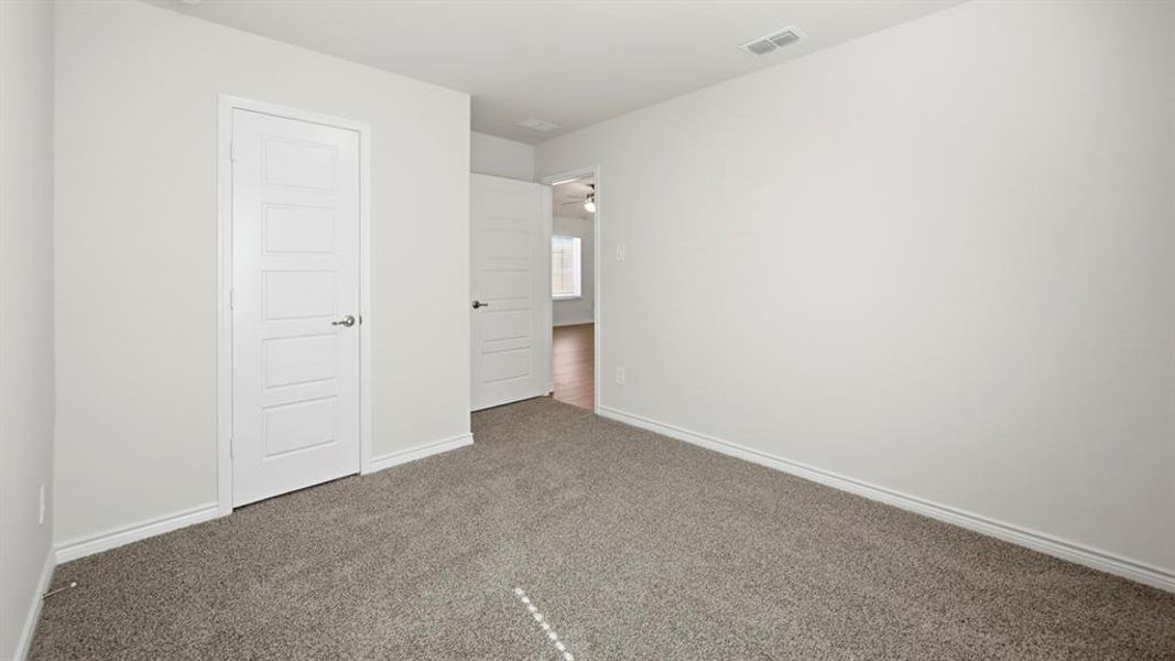 Spacious, unfurnished interior of a new home in Winchester Crossing, Princeton (Image 27).
