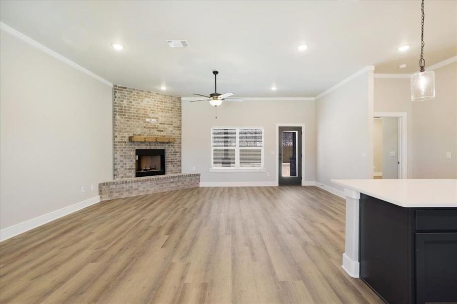 Spacious, unfurnished interior of a new home in , Sherman (Image 22).