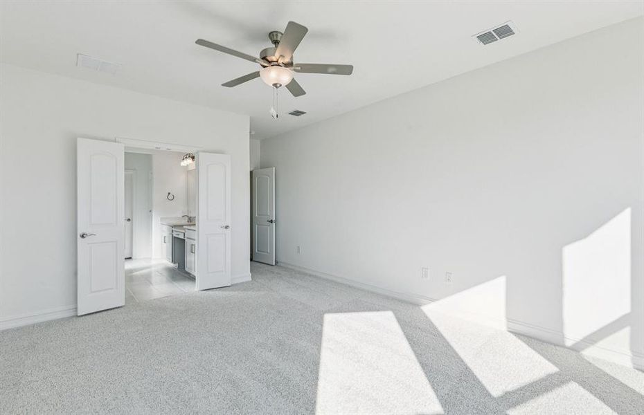 Owner's suite with private bath Owner's suite with private bath