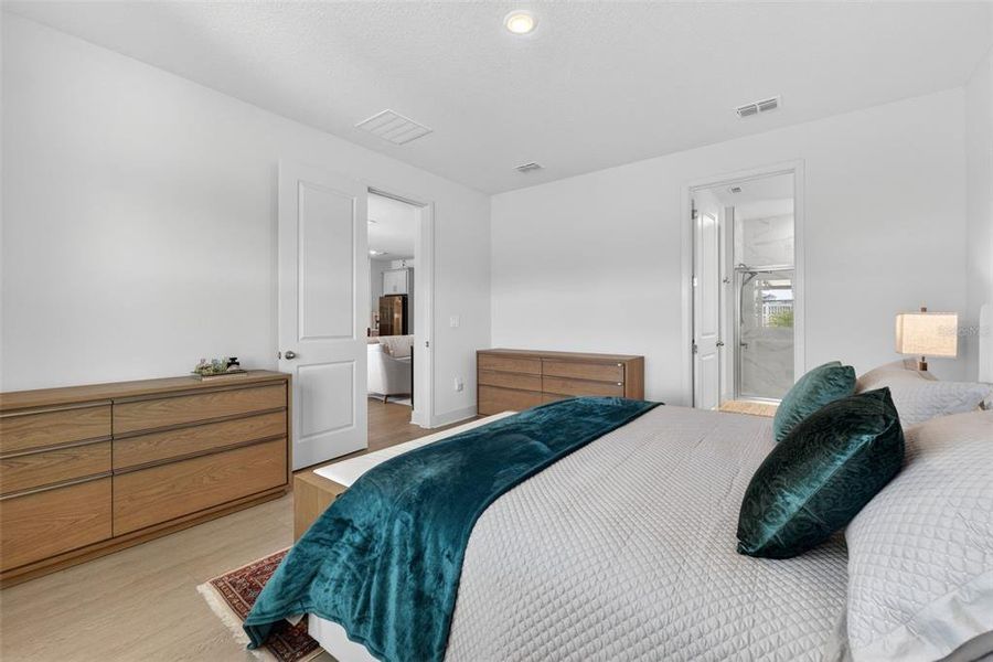 Furnished interior view inside a new home in , Winter Garden (Image 48).