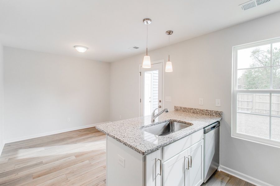 Image 24 of a home in Astoria.