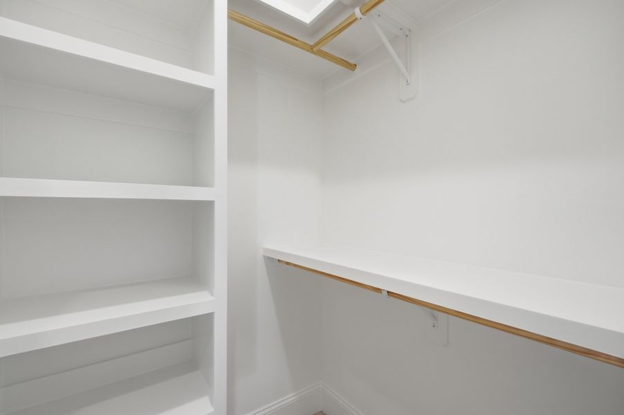 Spacious, unfurnished interior of a new home in Sidbury Landing, Wilmington (Image 33).