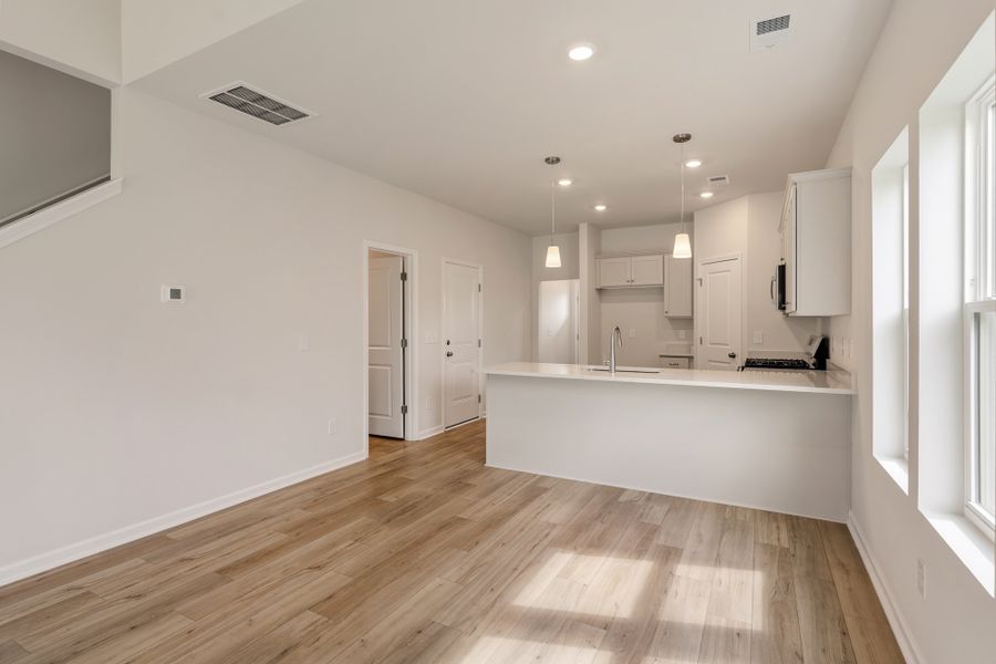 Spacious, unfurnished interior of a new home in Mayfair Village, Spartanburg (Image 14).