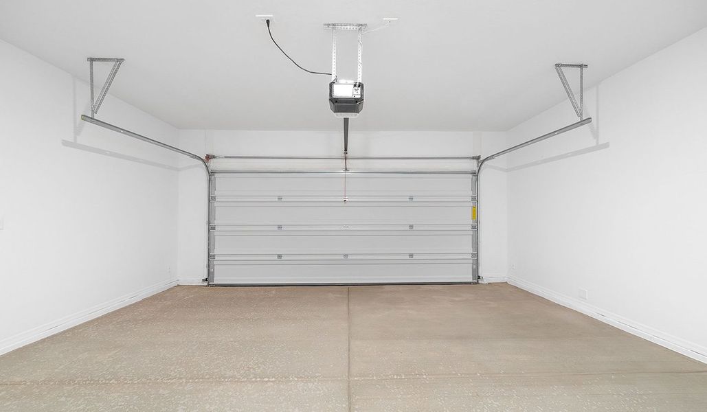 Spacious, unfurnished interior of a new home in Saguaro Bloom, Marana (Image 36).