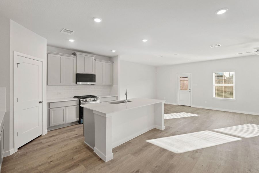 Furnished interior view inside a new home in Magnolia Springs, Montgomery (Image 10).