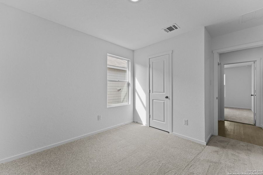 Spacious, unfurnished interior of a new home in Voss Farms, New Braunfels (Image 24).