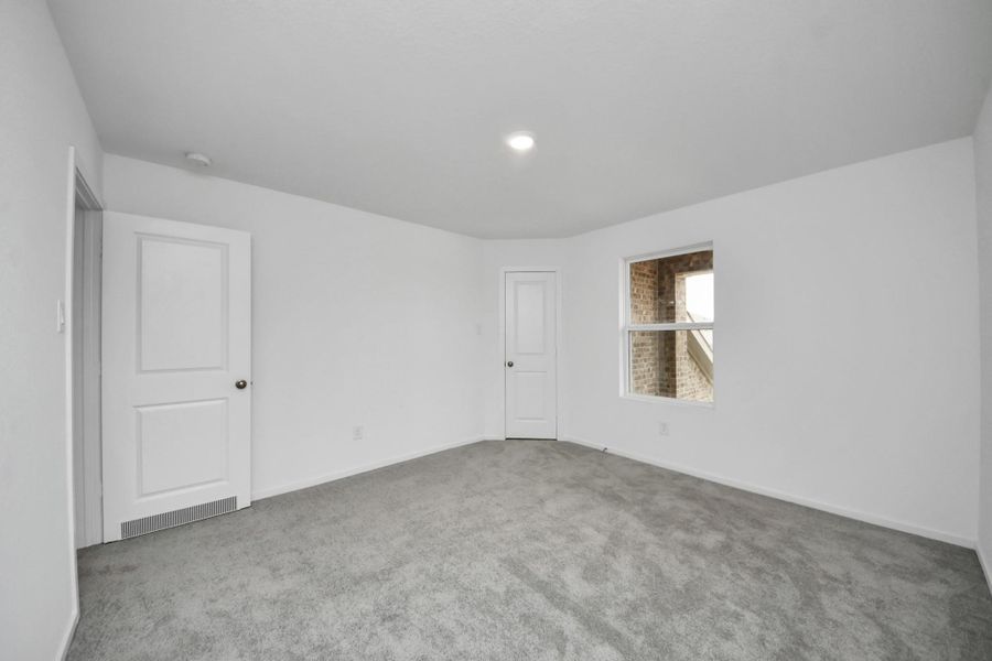 Spacious, unfurnished interior of a new home in , Hockley (Image 25).