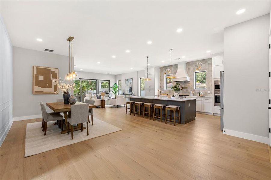 Furnished interior view inside a new home in , Orlando (Image 60).