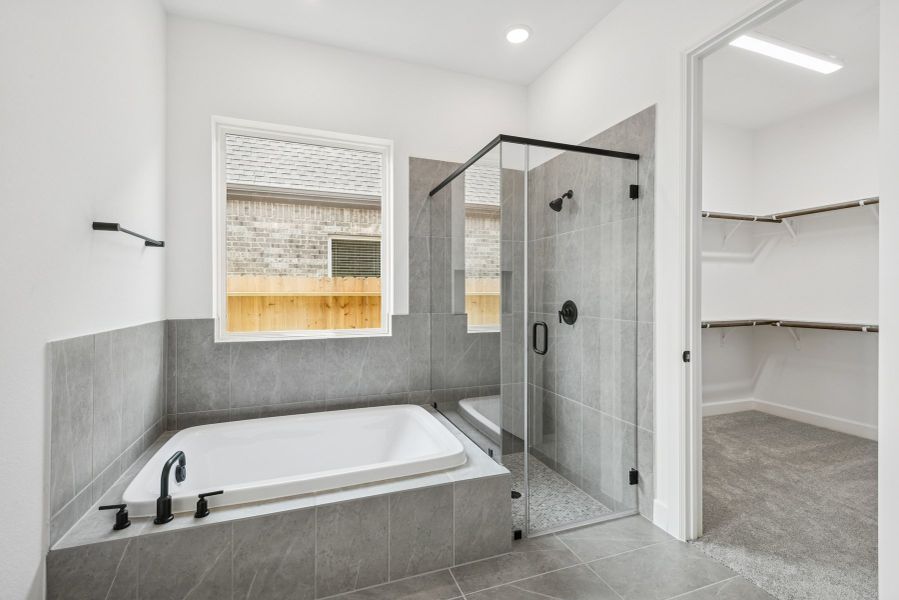 The Carolcrest - Owner's Bath The Carolcrest - Owner's Bath