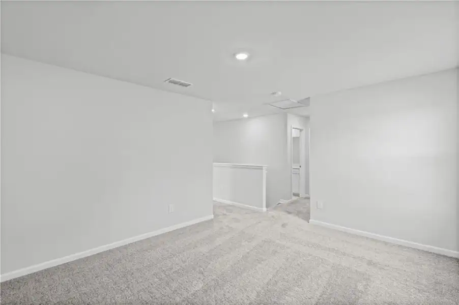 Spacious, unfurnished interior of a new home in Avery Ridge, Gainesville (Image 23).