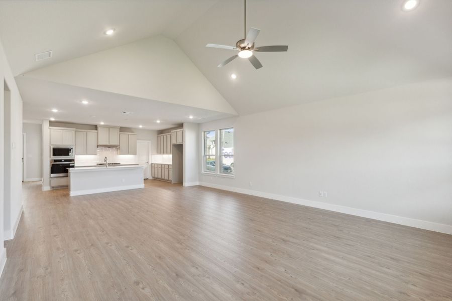 Representative unfurnished interior of a home built from the Dove by Centre Living Homes in Dove Hollow, Waxahachie (Image 45).
