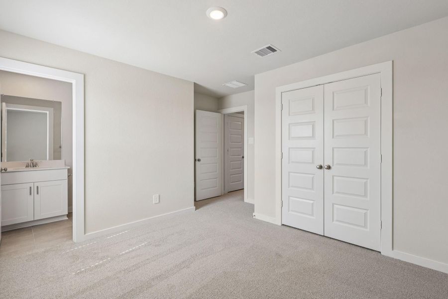 Photo is not of the actual home, but is an inspirational photo of builder’s model home and may depict options, furnishings, and/or decorator features that are not included Photo is not of the actual home, but is an inspirational photo of builder’s model home and may depict options, furnishings, and/or decorator features that are not included