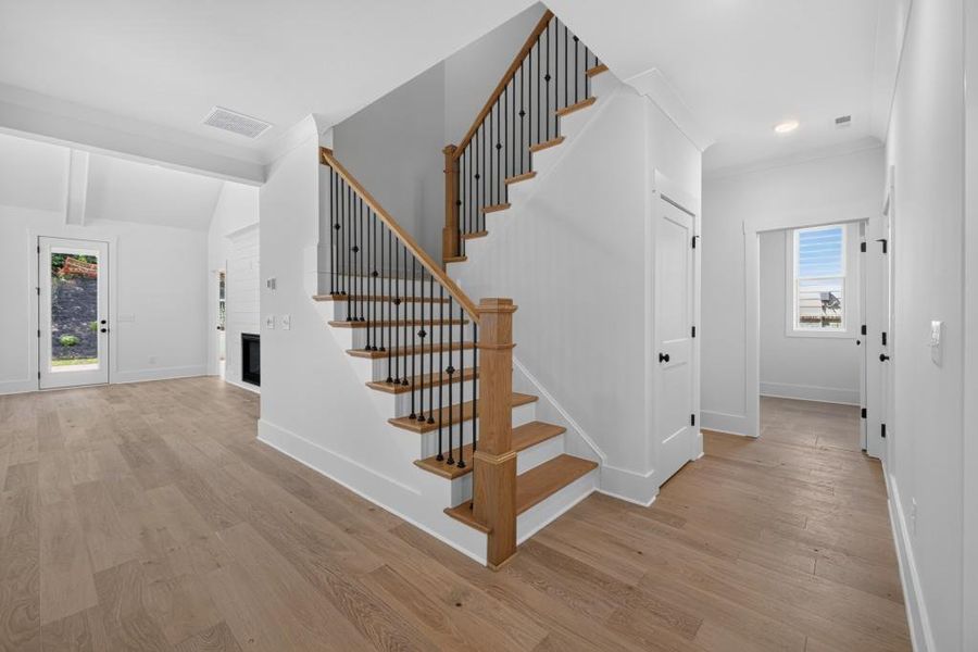 Spacious, unfurnished interior of a new home in Livingstone Park, Kennesaw (Image 51).
