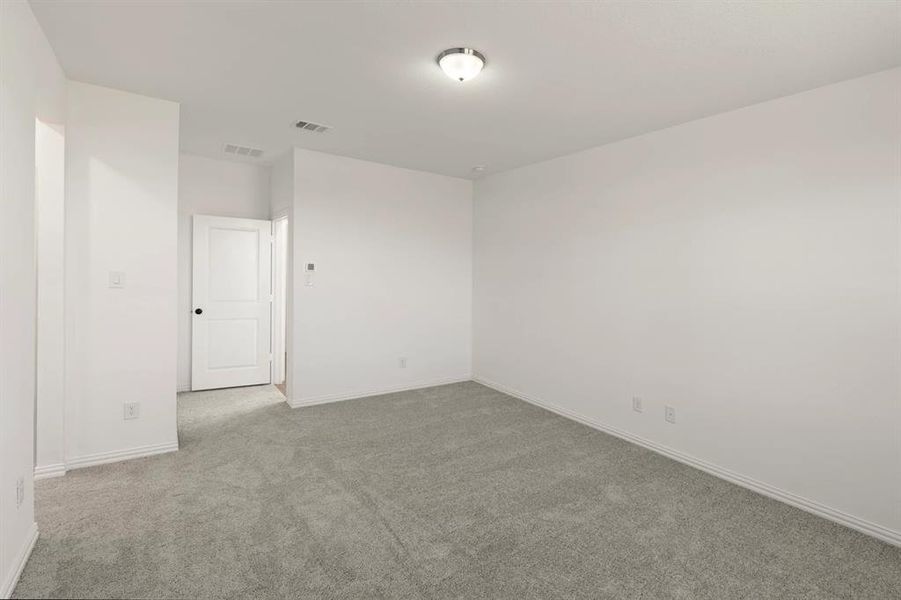 Spacious, unfurnished interior of a new home in Devonshire 40s, Forney (Image 25).