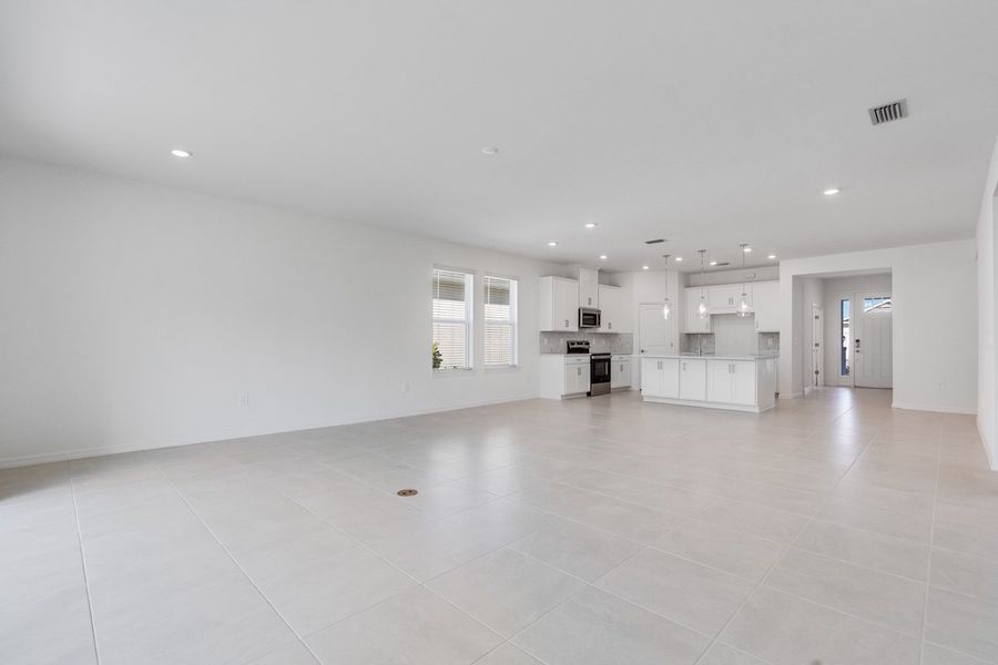 Representative unfurnished interior of a home built from the Maui by Taylor Morrison in Palms at Coasterra, Palmetto (Image 28). Representative unfurnished interior of a home built from the Maui by Taylor Morrison in Palms at Coasterra, Palmetto (Image 28).