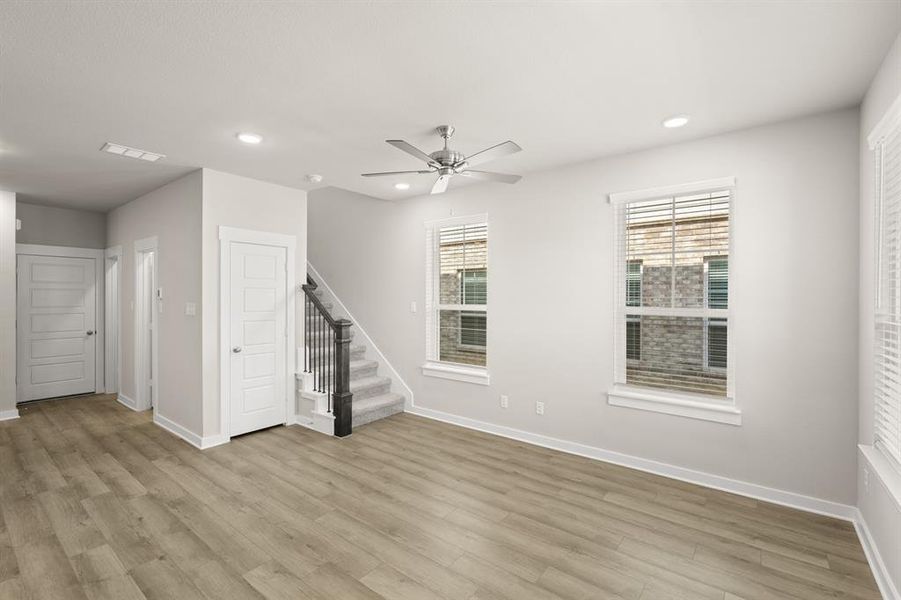 232 Wagon Spoke- Living Room-2