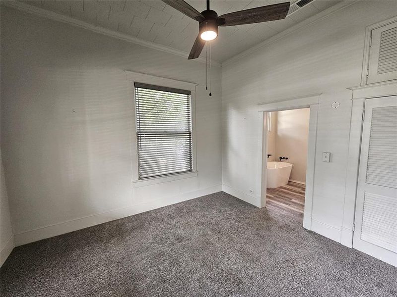 Spacious, unfurnished interior of a new home in , Groesbeck (Image 20).