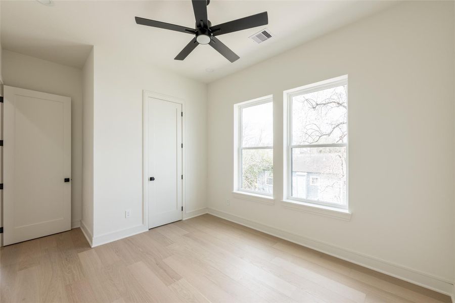 Spacious, unfurnished interior of a new home in , Houston (Image 20).