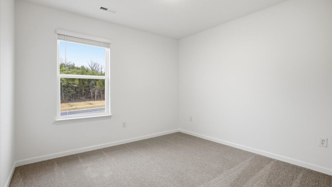 Spacious, unfurnished interior of a new home in Cherokee Crossing, Kodak (Image 20).