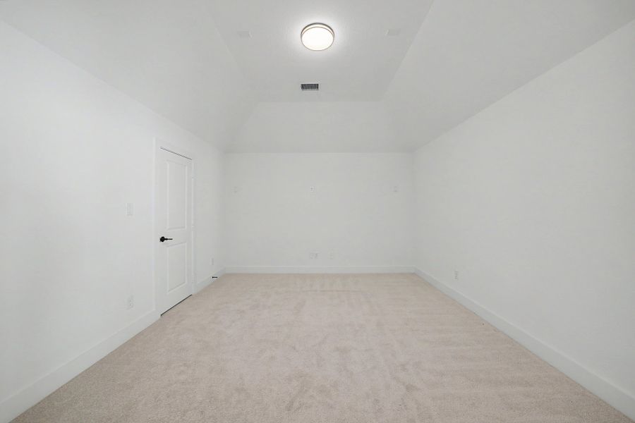 Spacious, unfurnished interior of a new home in Aster Park, McKinney (Image 35).
