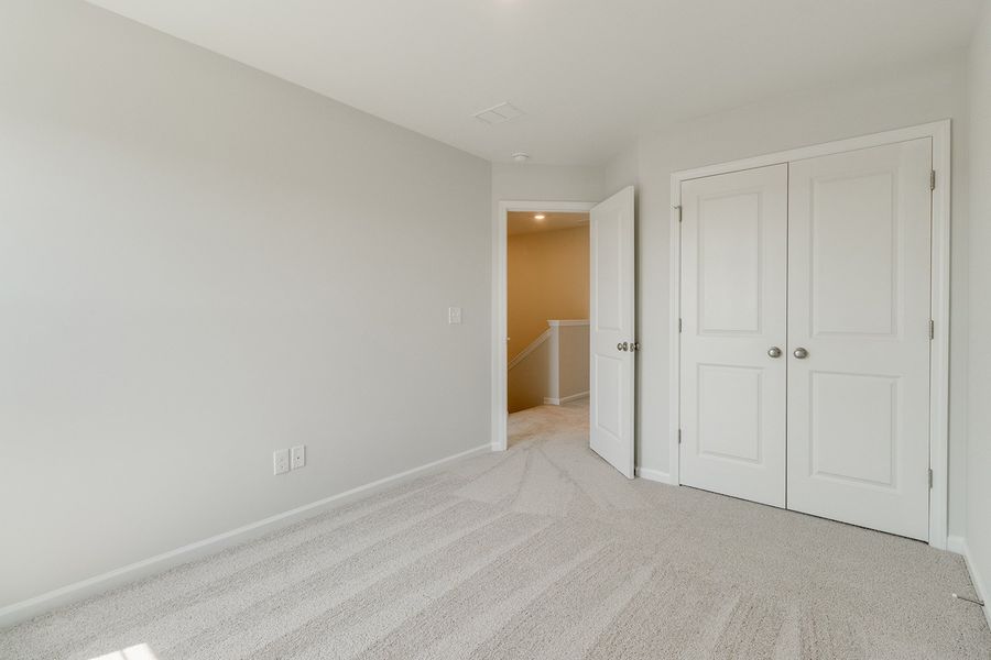 Spacious, unfurnished interior of a new home in Astoria, Columbia (Image 26).