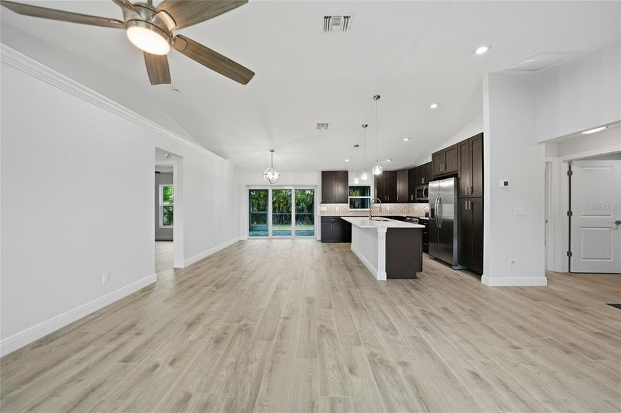 Spacious, unfurnished interior of a new home in , Port Charlotte (Image 20).