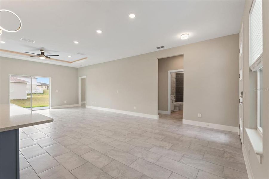 Spacious, unfurnished interior of a new home in , Kissimmee (Image 15).
