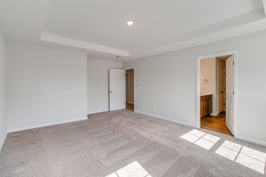 Spacious, unfurnished interior of a new home in Ellington, Elgin (Image 28).