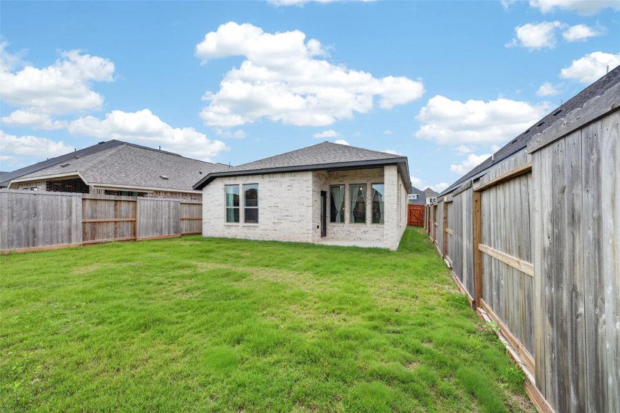 Exterior details and patio area of a home in Jordan Ranch, Fulshear (Image 4).