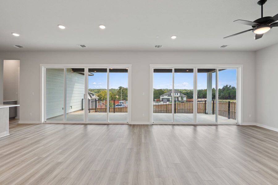Spacious, unfurnished interior of a new home in Lariat, Liberty Hill (Image 33).