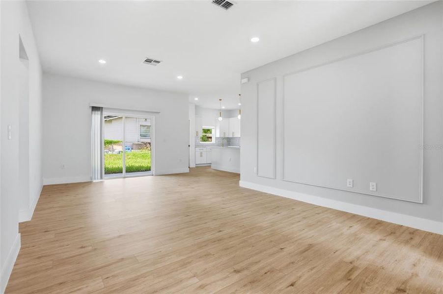 Spacious, unfurnished interior of a new home in , Orlando (Image 26).