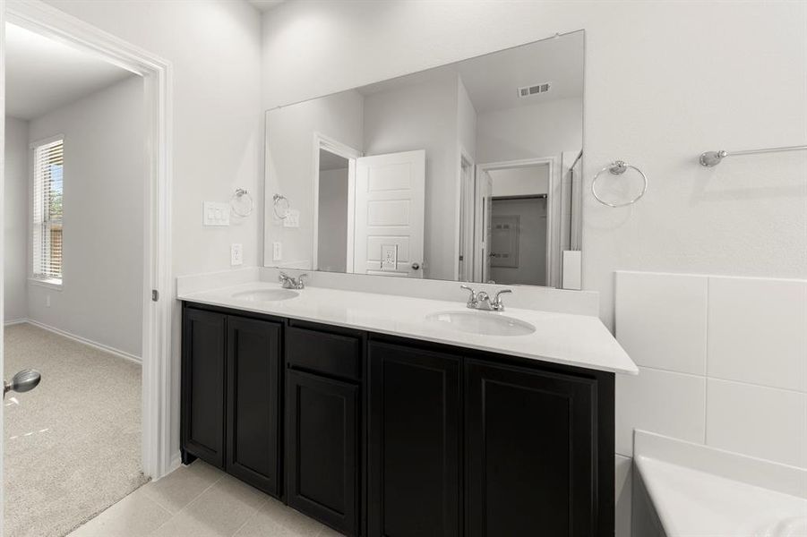 22. 1713 Meadow Crest - Bath (3) 22. 1713 Meadow Crest - Bath (3)