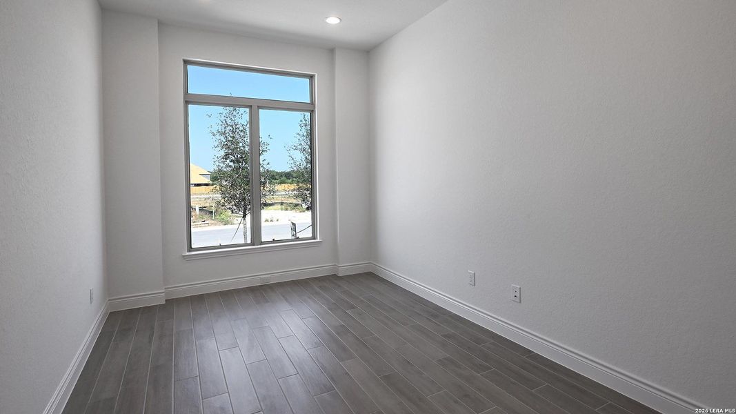 Spacious, unfurnished interior of a new home in Legacy at Lake Dunlap, New Braunfels (Image 24).
