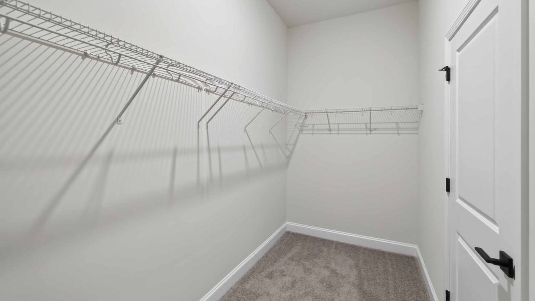 Spacious, unfurnished interior of a new home in Sylvan Creek, Denver (Image 17).