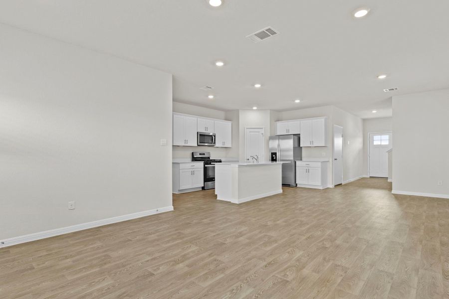 Spacious, unfurnished interior of a new home in Whisper South, San Marcos (Image 39).