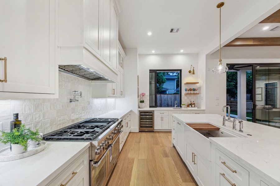 *PHOTOS OF A PREVIOUSLY BUILT HOME * SELECTIONS MAY VARY * PHOTOS SHOW THE SAME FLOOR PLAN AND/ALTERNATIVE FINISHES* PLEASE USE THIS AS A GUIDE ONLY. *PHOTOS OF A PREVIOUSLY BUILT HOME * SELECTIONS MAY VARY * PHOTOS SHOW THE SAME FLOOR PLAN AND/ALTERNATIVE FINISHES* PLEASE USE THIS AS A GUIDE ONLY.