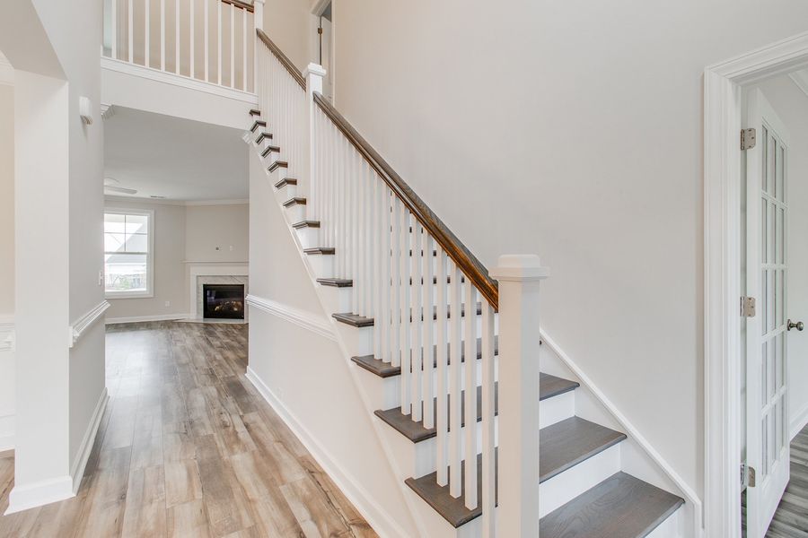 Spacious, unfurnished interior of a new home in Palmetto Shores, Chapin (Image 17).