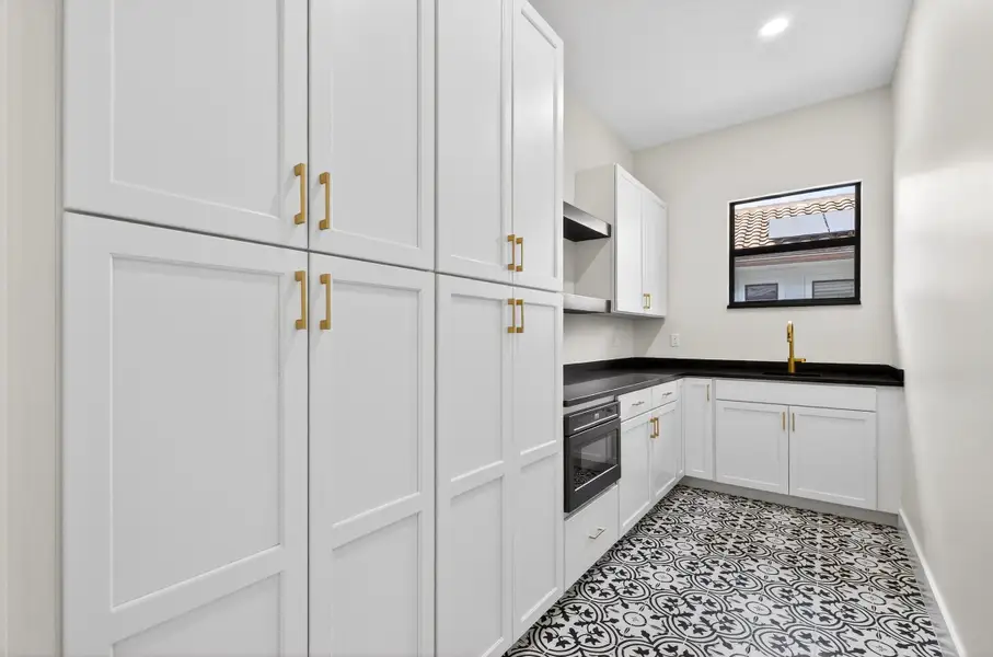 CM MEDIA-5 CM MEDIA-5