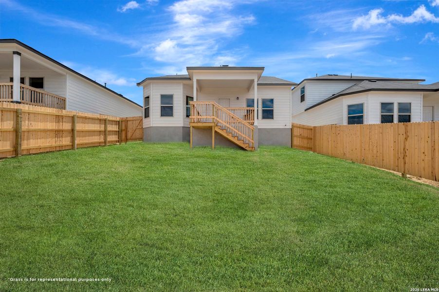 Exterior details and patio area of a home in Mesquite Ridge, San Antonio (Image 4).
