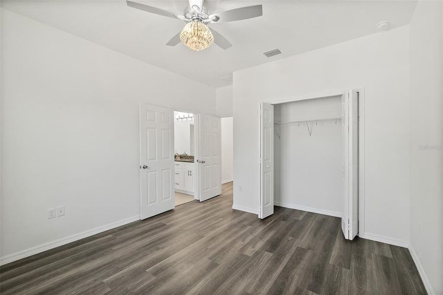 Spacious, unfurnished interior of a new home in , Pierson (Image 30).