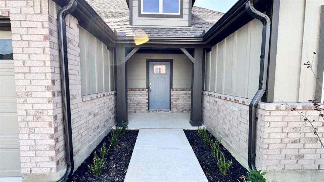 Exterior details and patio area of a home in Rock Creek Ranch, Fort Worth (Image 18).