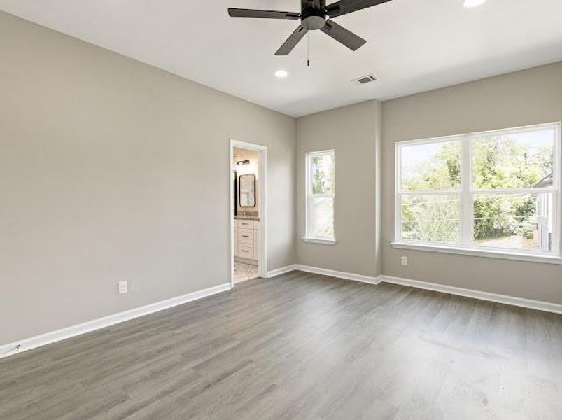 Spacious, unfurnished interior of a new home in , Rome (Image 25).