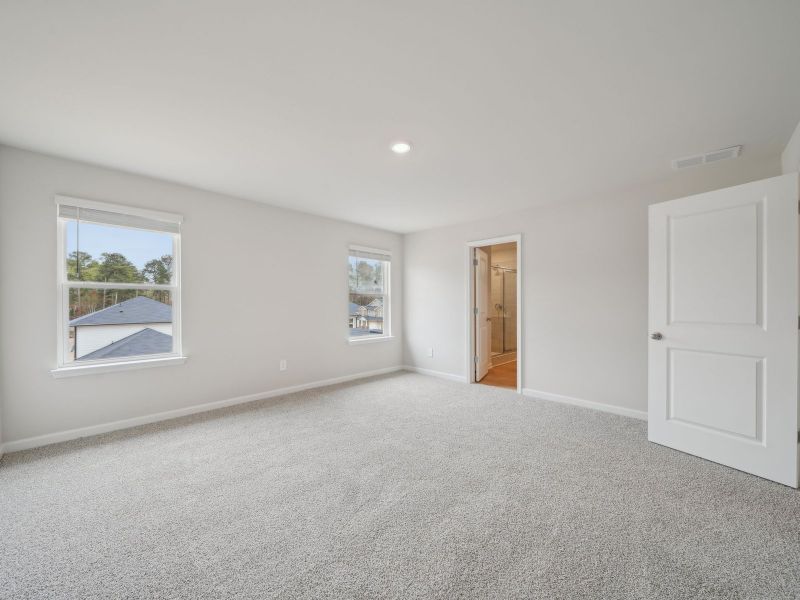 Spacious, unfurnished interior of a new home in Hawthorne Station, College Park (Image 17).