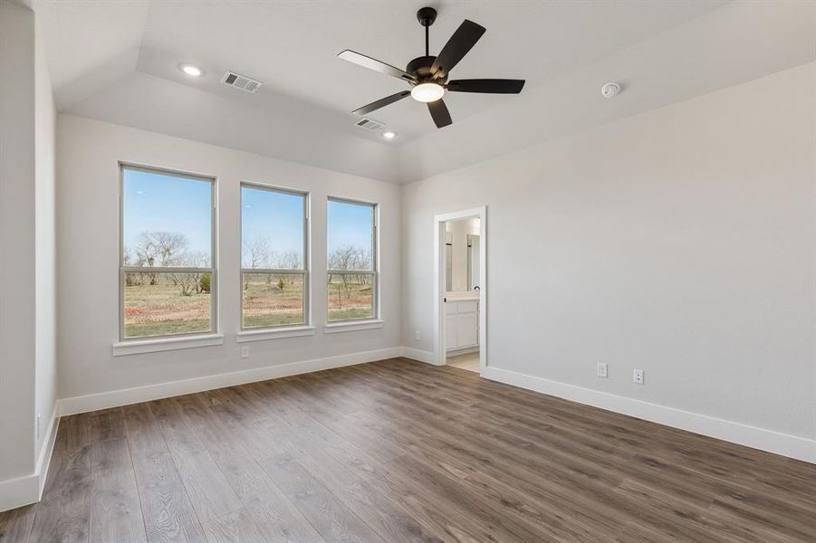 Spacious, unfurnished interior of a new home in Ellis Ranch Estates, Waxahachie (Image 27). Spacious, unfurnished interior of a new home in Ellis Ranch Estates, Waxahachie (Image 27).