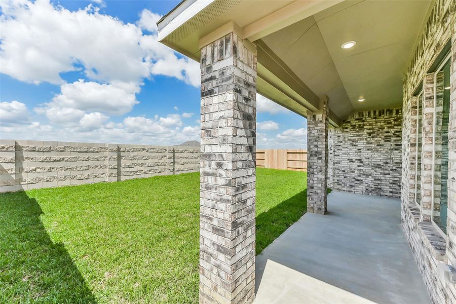 Exterior details and patio area of a home in River Ranch Meadows, Dayton (Image 4).